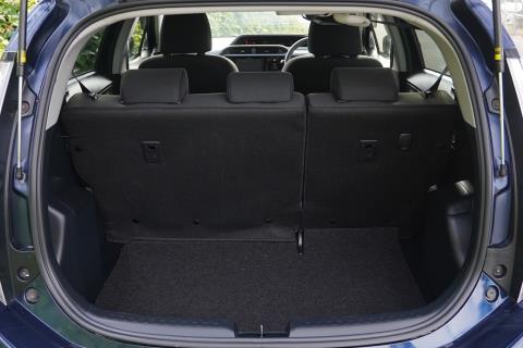 2016 Toyota Aqua Hybrid / Prius C - Thumbnail