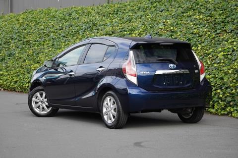 2016 Toyota Aqua Hybrid / Prius C - Thumbnail