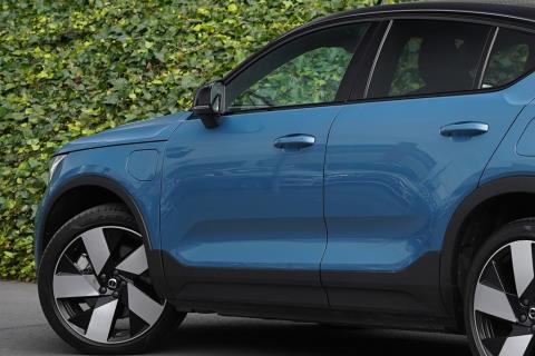 2022 Volvo C40 Recharge Twin - Thumbnail