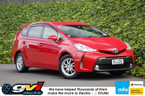 2016 Toyota Prius Alpha Hybrid - Thumbnail