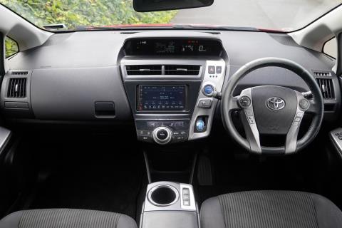 2016 Toyota Prius Alpha Hybrid - Thumbnail