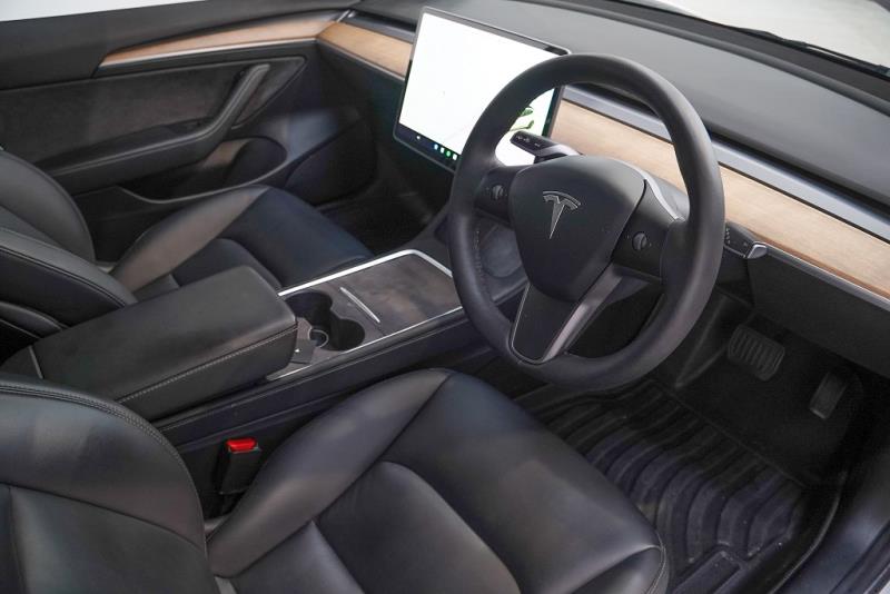 2021 Tesla Model 3 SR+