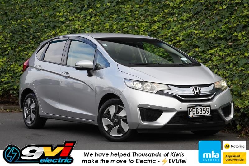 2014 Honda Fit Hybrid L / Jazz