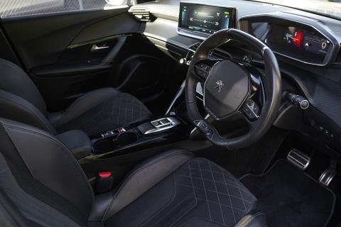 2022 Peugeot e-2008 GT Electric - Thumbnail