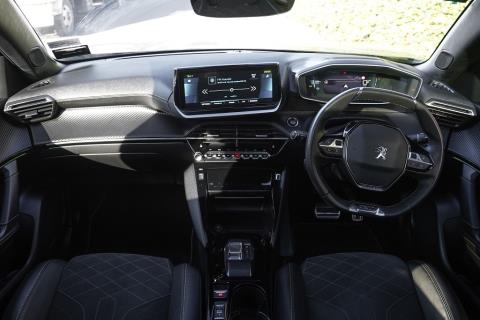 2022 Peugeot e-2008 GT Electric - Thumbnail