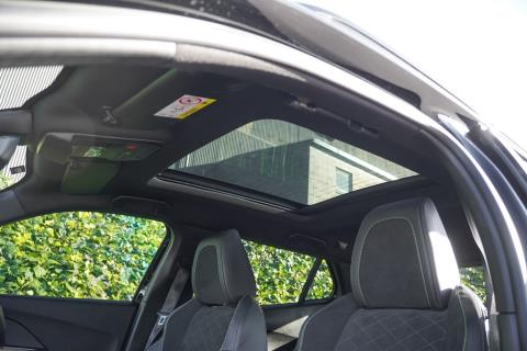 2022 Peugeot e-2008 GT Electric - Thumbnail