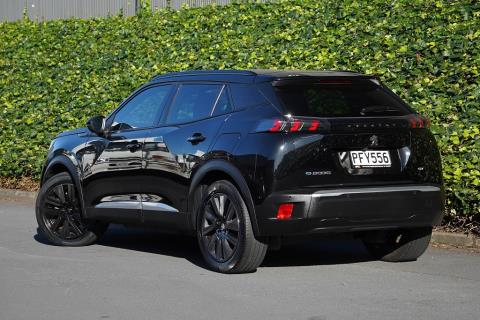 2022 Peugeot e-2008 GT Electric - Thumbnail