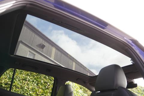 2023 Volkswagen iD.4 Pro 82kWh - Thumbnail