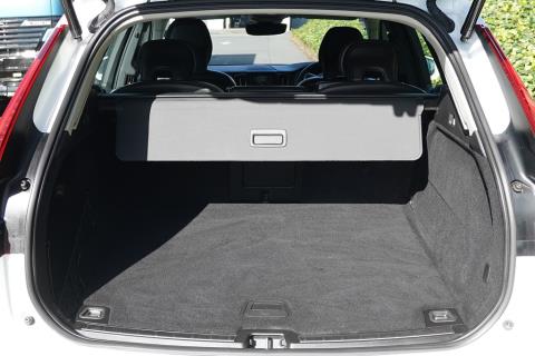 2022 Volvo XC60 B5 Mild Hybrid - Thumbnail
