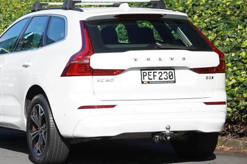 2022 Volvo XC60 B5 Mild Hybrid - Thumbnail