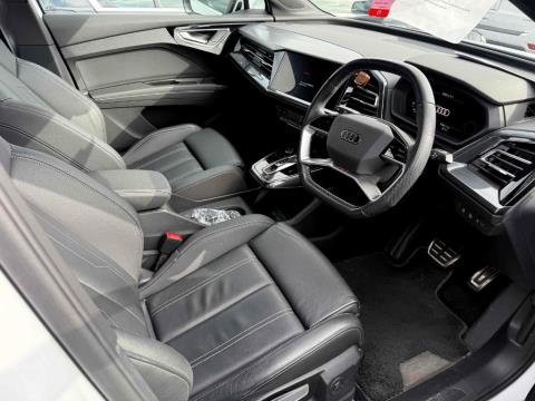 2023 Audi Q4 e-tron S Line - Thumbnail