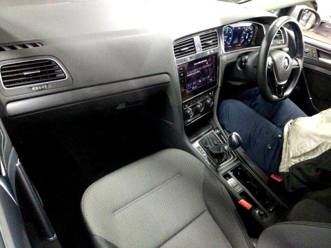 2017 Volkswagen e-Golf Gen II - Thumbnail