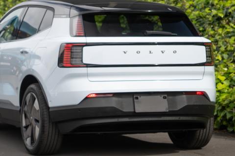 2024 Volvo EX30 Ultra Extended Range - Thumbnail