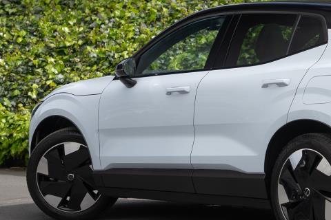 2024 Volvo EX30 Ultra Extended Range - Thumbnail