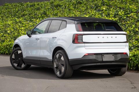 2024 Volvo EX30 Ultra Extended Range - Thumbnail