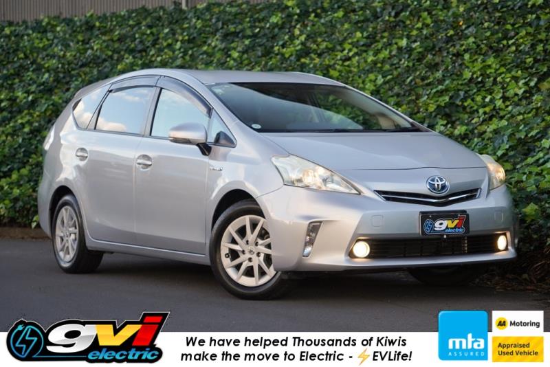 2014 Toyota Prius Alpha S