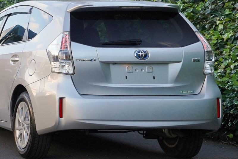 2014 Toyota Prius Alpha S