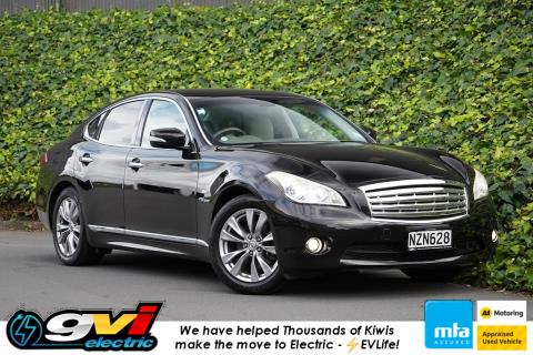 2012 Nissan Fuga Hybrid / Skyline