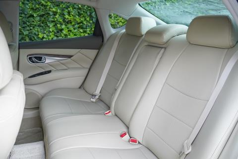 2012 Nissan Fuga Hybrid / Skyline - Thumbnail