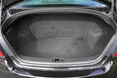 2012 Nissan Fuga Hybrid / Skyline - Thumbnail