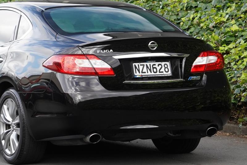 2012 Nissan Fuga Hybrid / Skyline