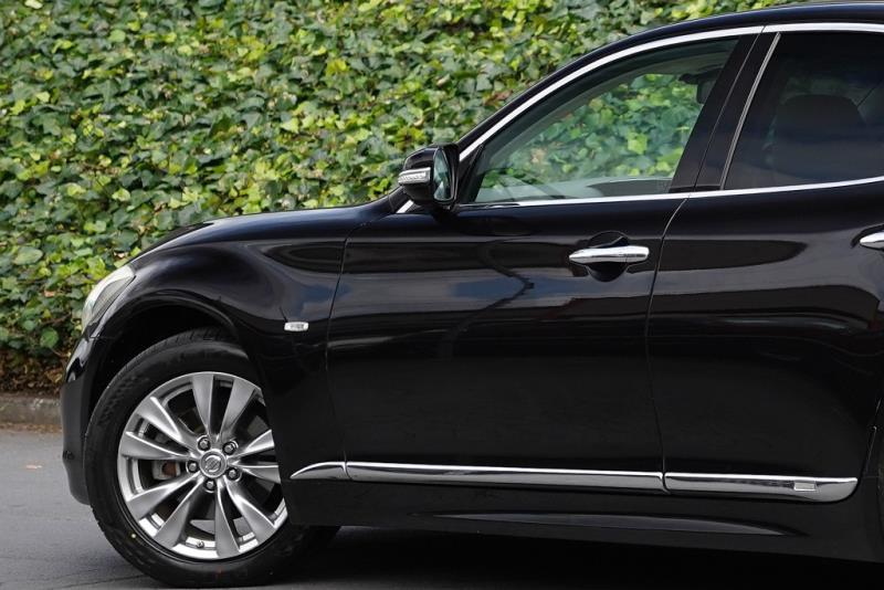 2012 Nissan Fuga Hybrid / Skyline