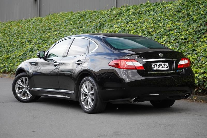 2012 Nissan Fuga Hybrid / Skyline