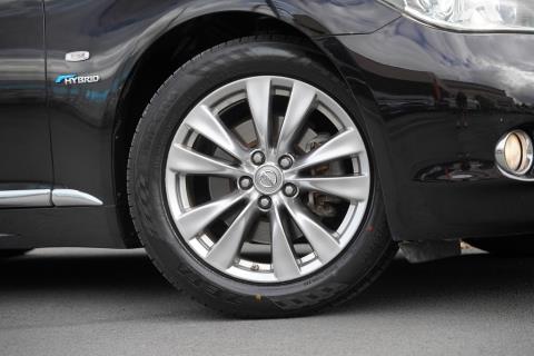 2012 Nissan Fuga Hybrid / Skyline - Thumbnail