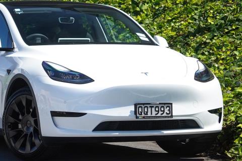 2024 Tesla Model Y RWD 60kWh - Thumbnail