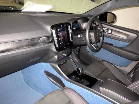 2022 Volvo C40 Recharge Ultimate - Thumbnail