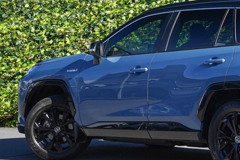 2023 Toyota RAV4 Hybrid SXE