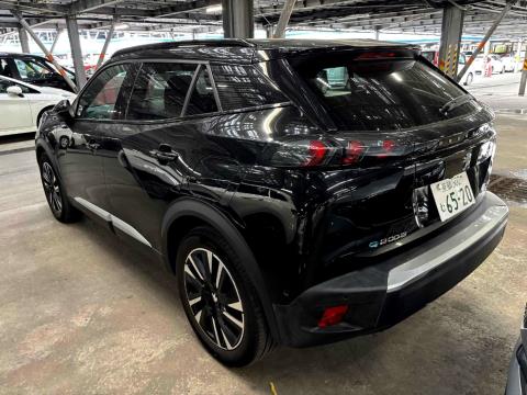 2021 Peugeot e-2008 GT Electric - Thumbnail