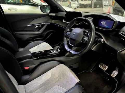 2021 Peugeot e-2008 GT Electric - Thumbnail