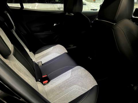 2021 Peugeot e-2008 GT Electric - Thumbnail