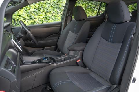 2018 Nissan Leaf 40G 84% SOH - Thumbnail
