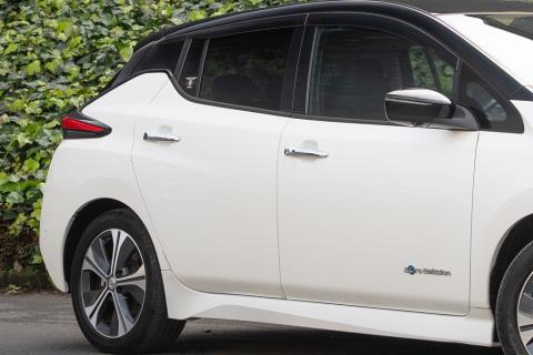 2018 Nissan Leaf 40G 84% SOH - Thumbnail