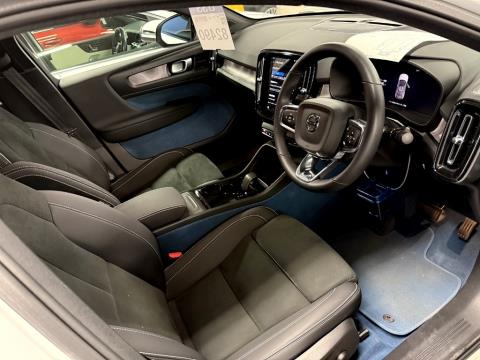 2022 Volvo C40 Recharge Ultimate - Thumbnail