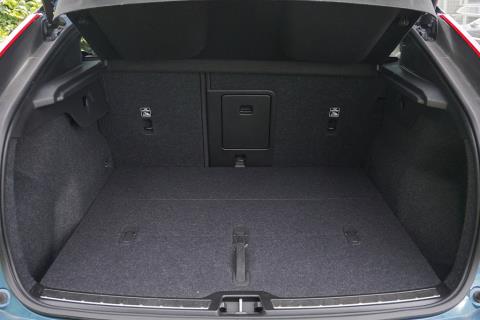 2022 Volvo C40 Recharge Ultime Twin - Thumbnail