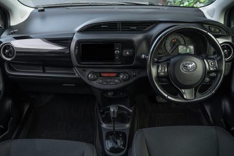 2017 Toyota Vitz Hybrid / Yaris - Thumbnail