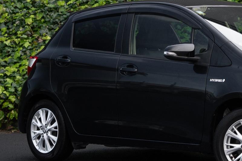2017 Toyota Vitz Hybrid / Yaris