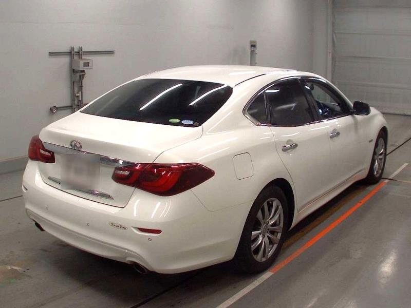 2015 Nissan Fuga Hybrid / Skyline