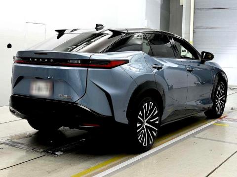 2023 Lexus RZ 450e - Thumbnail