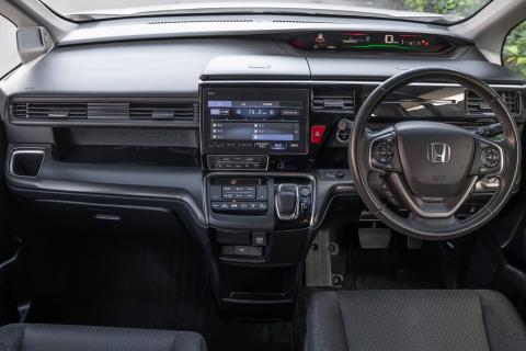 2018 Honda Step Wagon - Thumbnail