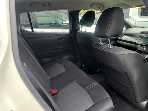 2017 Nissan Leaf 40G 84% SOH - Thumbnail