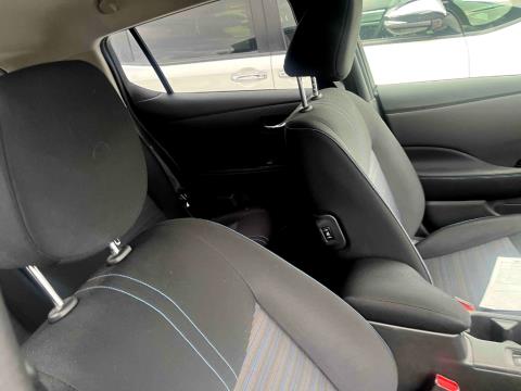 2017 Nissan Leaf 40G 84% SOH - Thumbnail