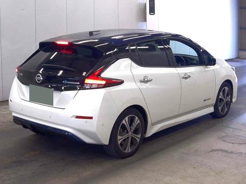 2017 Nissan Leaf 40G 84% SOH - Thumbnail