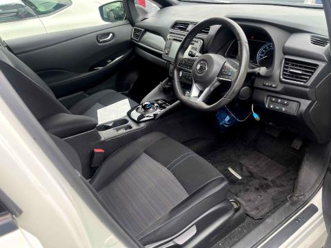 2017 Nissan Leaf 40G 84% SOH - Thumbnail