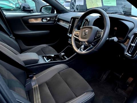 2022 Volvo C40 Recharge Ultimate - Thumbnail