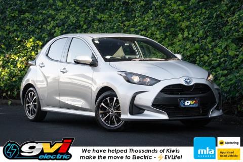 2022 Toyota Yaris Hybrid X / Vitz - Thumbnail