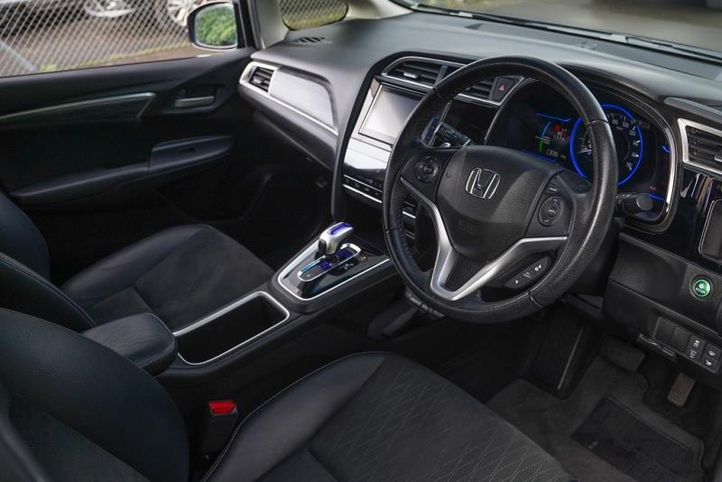 2015 Honda Shuttle Z Hybrid